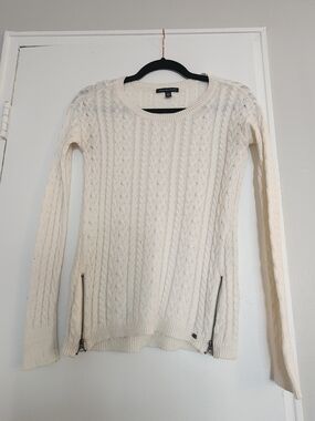 American Eagle Off-White Cable Knit Crew Sweater with Hem Zips
